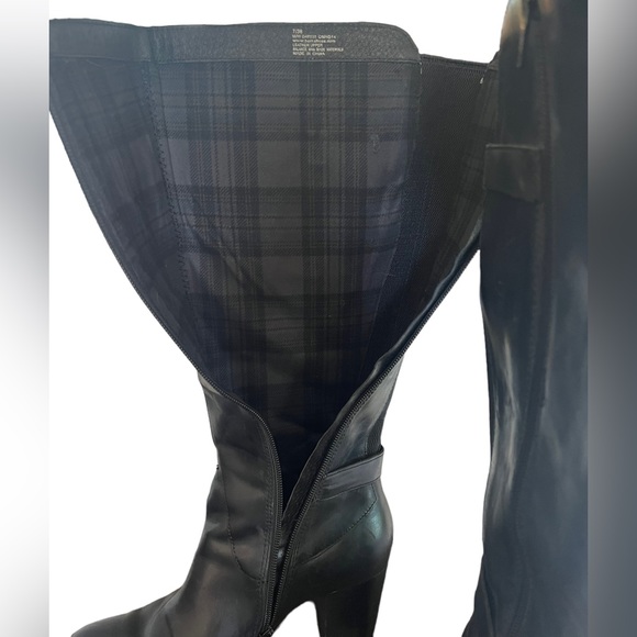 Born all weather leather side zip knee boot with calf stretch in black newer - Picture 5 of 8